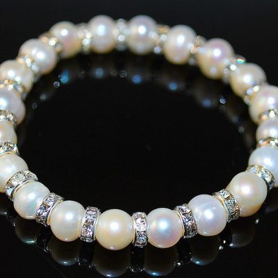 freshwater pearls wrist1 1