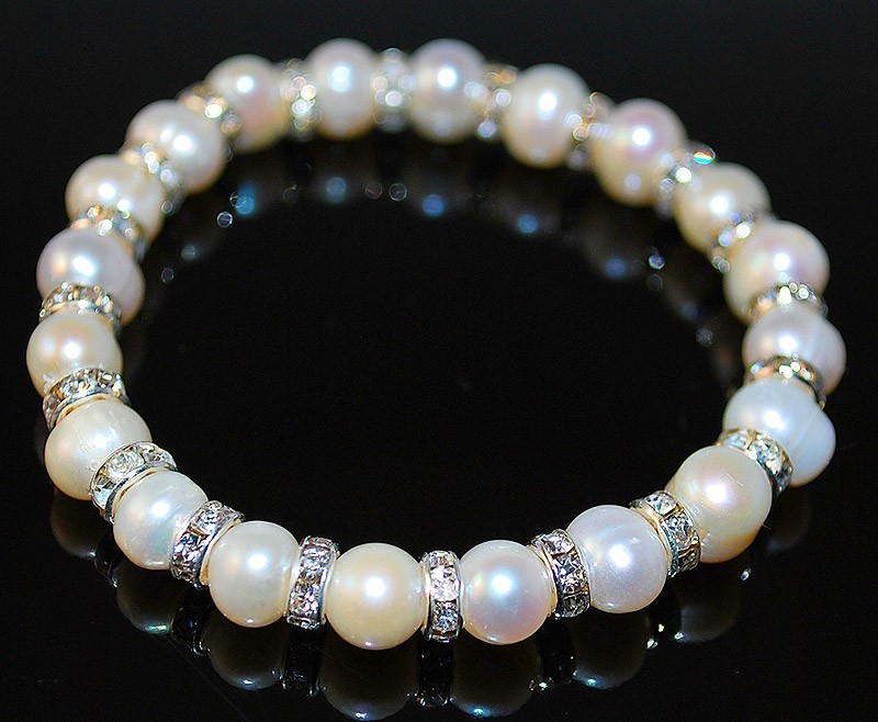 freshwater pearls wrist1